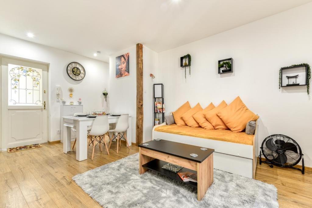Soleil Sucre T2 Centre Historique De Narbonne Apartment Bagian luar foto