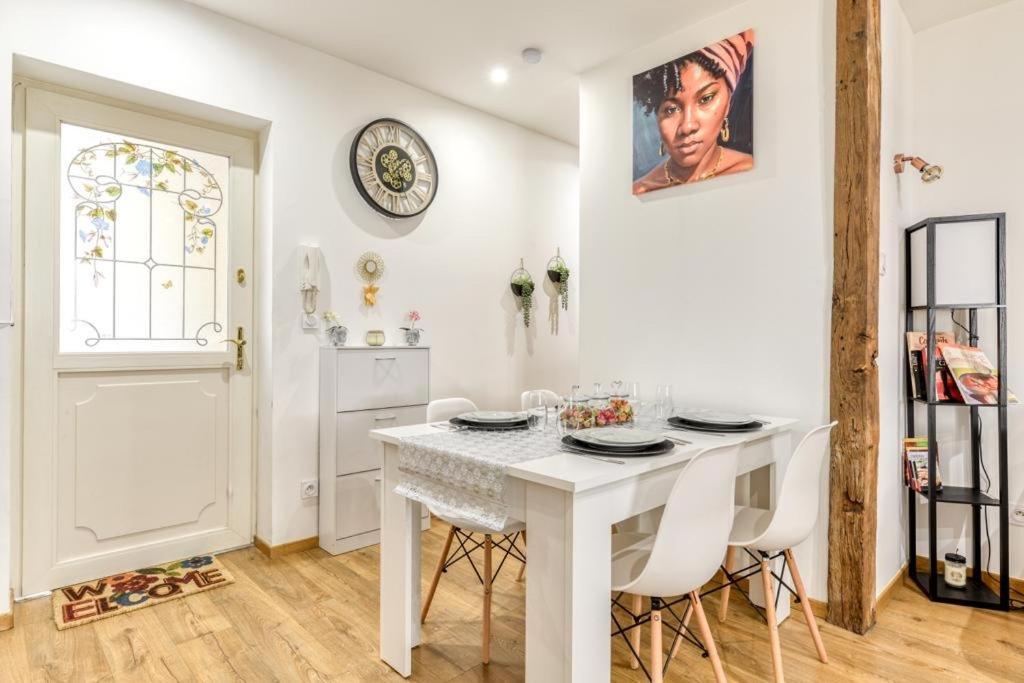 Soleil Sucre T2 Centre Historique De Narbonne Apartment Bagian luar foto