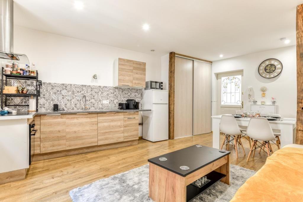 Soleil Sucre T2 Centre Historique De Narbonne Apartment Bagian luar foto
